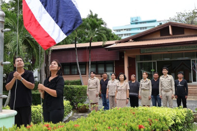 กิจกรรมร้องเพลงชาติและเชิญธงชาติไทยขึ้นสู่ยอดเสา ... พารามิเตอร์รูปภาพ 1